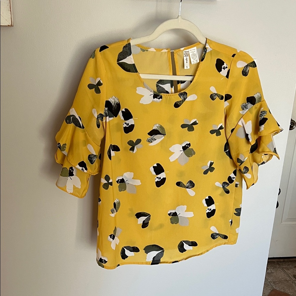 🌻Yellow Floral Blouse🌻